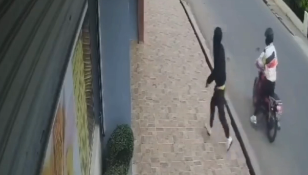 Hombres encapuchados penetran veterinaria en Valverde
