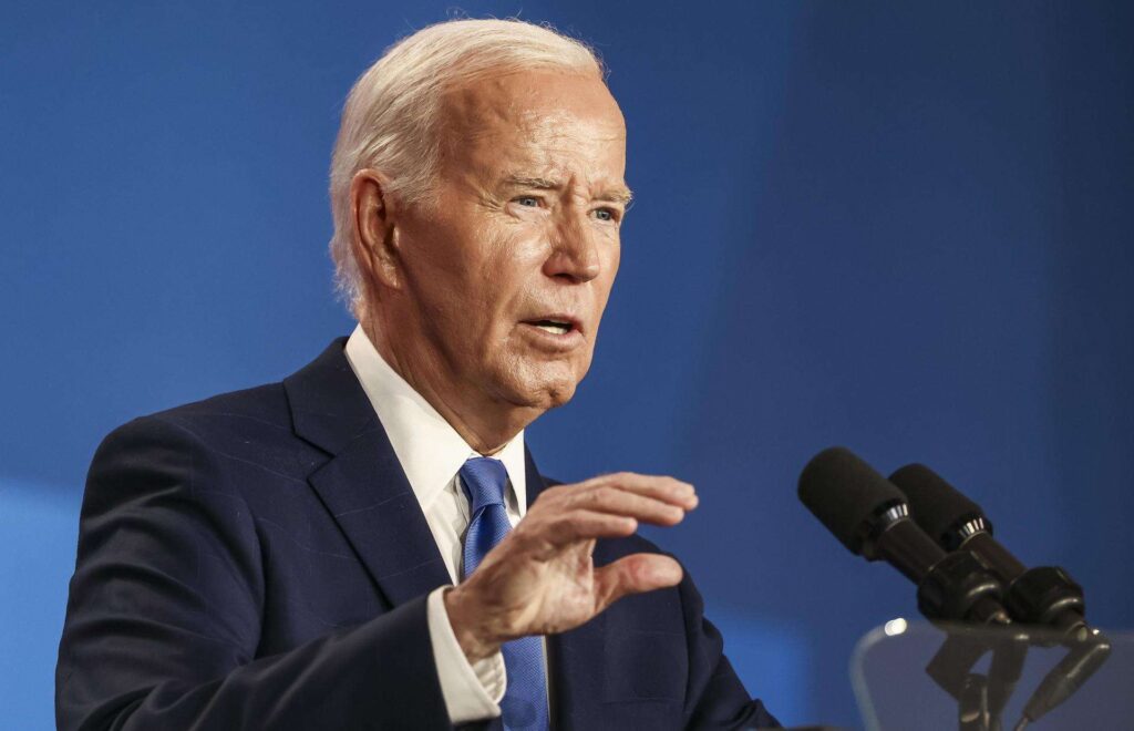 Otros diez demócratas del Congreso piden a Biden que ponga fin a su campaña