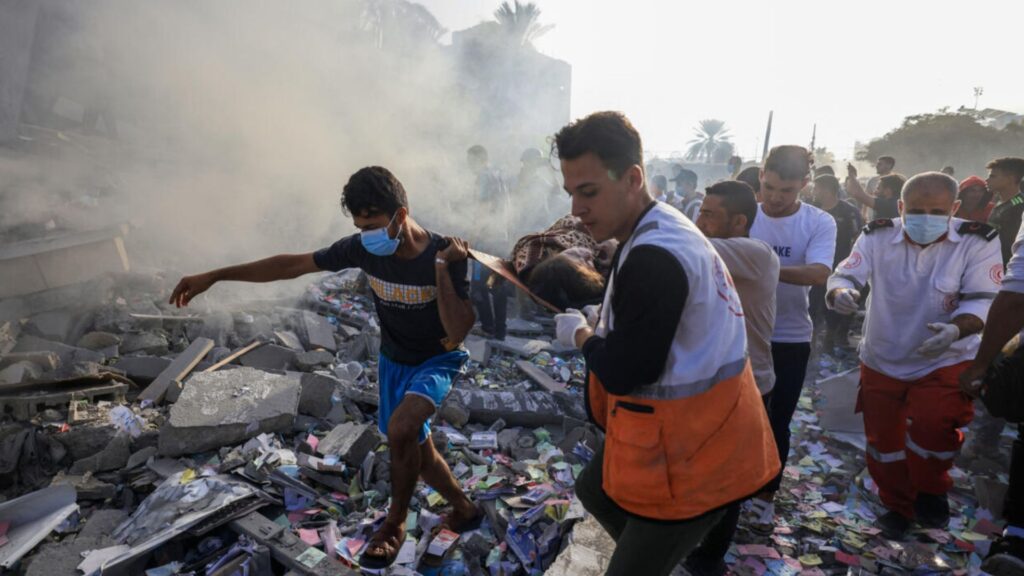 Mueren 25 palestinos tras noche de bombardeos israelíes contra Gaza