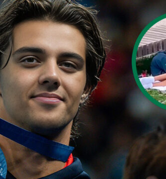 Medallista de oro Thomas Ceccon duerme en un parque