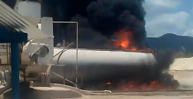 Incendio en planta de asfalto en Batey Isabela