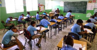 Falta de útiles escolares impedirá presencia de estudiantes en las aulas